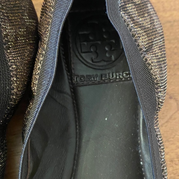 Tory Burch Caroline Ballet Flats with a snakeskin pattern.  Size 6.5 - Picture 4 of 7